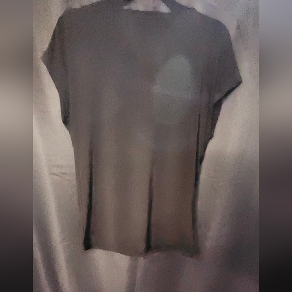 Elegant Black Dress with Cutout Detail - Picture 5 of 5